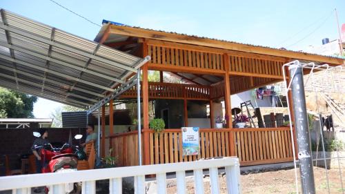 Tomohon Casa | Homestay Alina