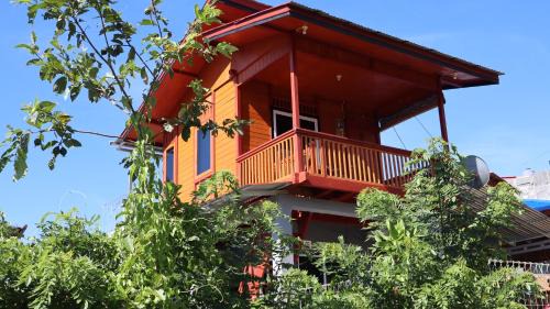 Tomohon Casa | Homestay Alina