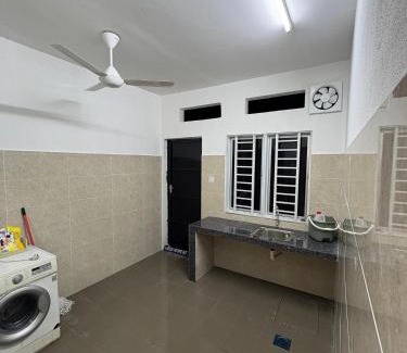 Tanjung Rambutan Casa | Homestay AtinAya