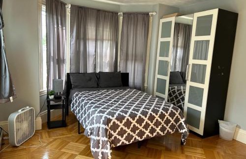 Meeting House Hill Casa | HomeStay B&B in Boston - 4 Locations in Dorchester