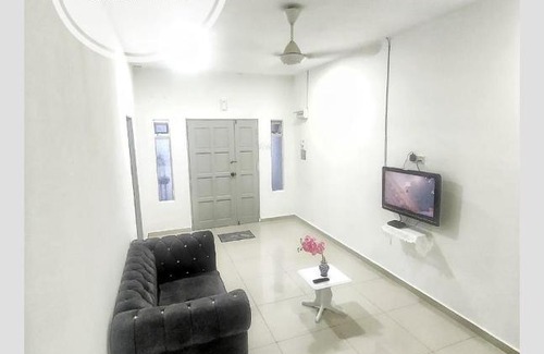 Kuantan Casa | Homestay Balok Izuanis (Muslim Only)