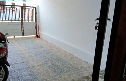 Cilimus Casa | Homestay Black&White