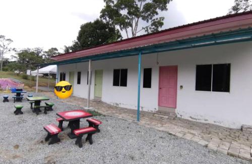 Janda Baik Chalet De Esquí | Homestay Chalet At Rumah Merah Jambu