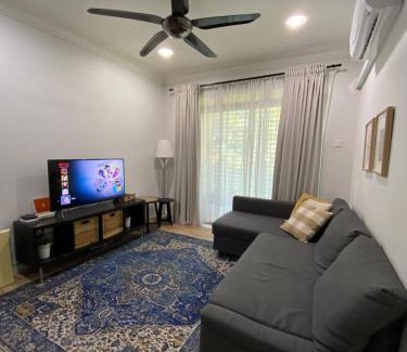 Kampung Paroi Apartamento | Homestay Hana Senawang