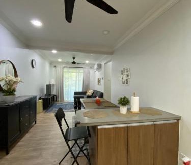 Kampung Paroi Apartamento | Homestay Hana Senawang
