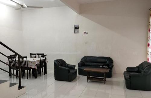 Kampung Behor Gandin Casa | Homestay hanana