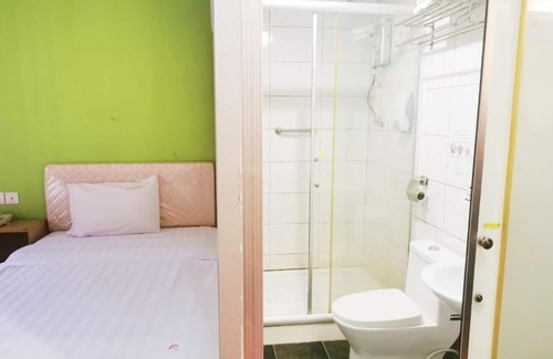 Kuching Hotel | HomeStay Kuching