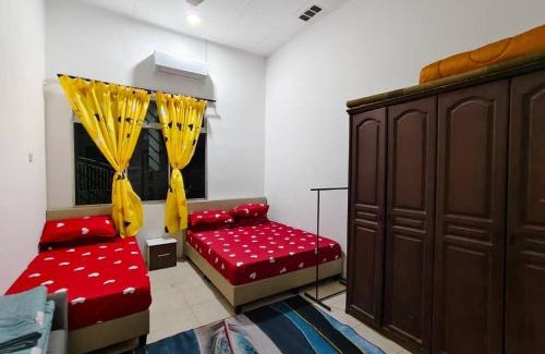 Parit Sulong Casa | HOMESTAY MUZHOFFAR Batu Pahat