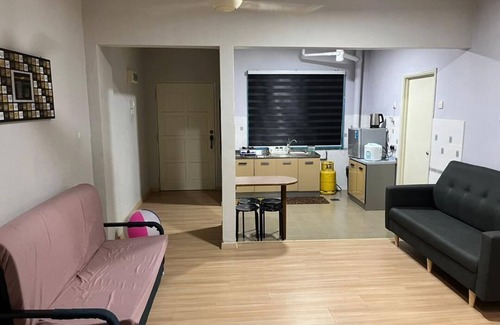 Tanjung Tanah Merah Apartamento | Homestay WaDi 2, Apartment with pool near beach