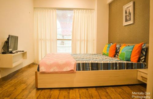 Dumas Apartamento | Homestays at Rajhans BELLIZA Near Airport