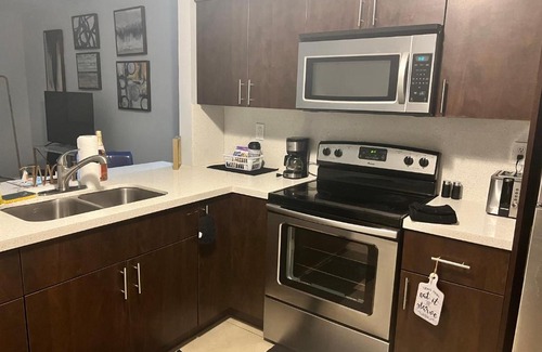Homestead Apartamento | Homestead 2 Bdrm 1 Bath Duplex with Free Parking
