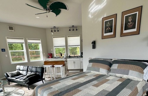Lime Kiln Casa | Homesteaders Guest House PNW homebase for your Mountain Loop adventures.
