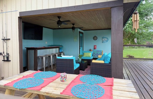 Gulfport Casa | Hometown Hideaway: Quiet Lake House with Private Pool on the MS Gulf Coast