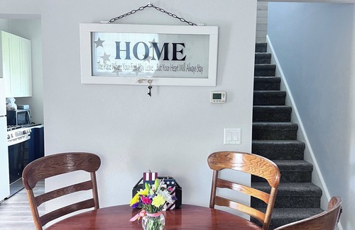 Gothenburg Casa | Hometown Retreat Tremendous 5-bedroom house with AC in charming Gothenburg