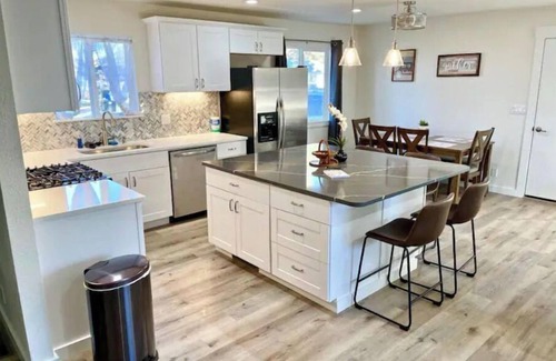 Mountain Home Casa | Hometown USA With Hot Tub and Fully Renovated