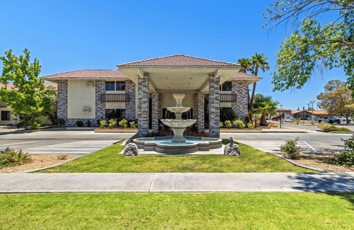 Ridgecrest Apartamento | HomeTowne Studios by Red Roof Ridgecrest