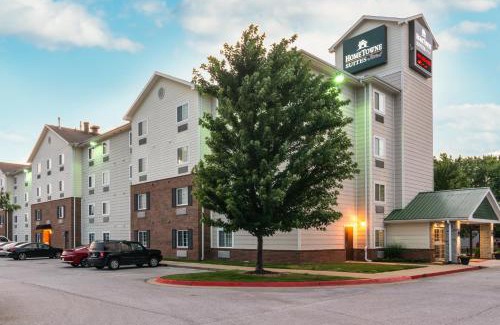 Bentonville Hotel | HomeTowne Studios & Suites by Red Roof Bentonville
