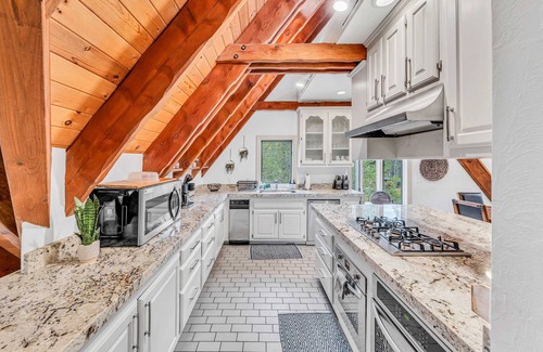 McKinney Estates Casa | Homewood Hideaway | Family Friendly + EV Charger