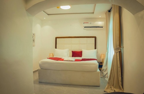 Lekki Hotel | HomeWorth Hotel
