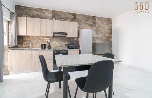 Tarxien Apartamento | Homey 1BR Apartment in Tarxien with Sofa Bed & AC