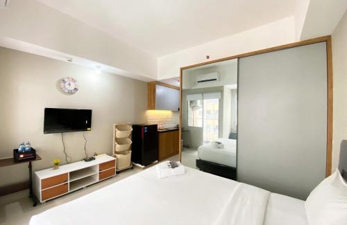 Duren Sawit Apartamento | Homey and Cozy Stay Studio Gateway Park LRT City Jatibening Apartment By Travelio