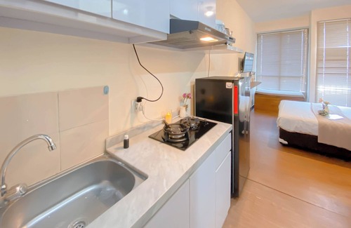 Kayu Putih Apartamento | Homey And Good Place Studio At Tifolia Apartment