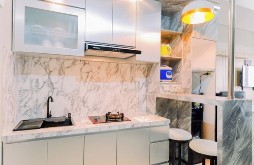 Kedungmanggu Apartamento | Homey And Minimalist 1Br Royal Sentul Park Apartment
