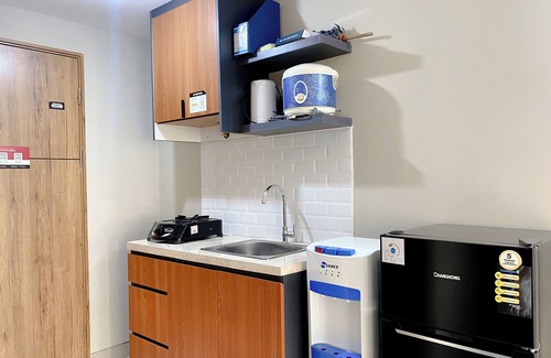 Duren Sawit Apartamento | Homey and Minimalist Studio LRT City Jatibening Apartment