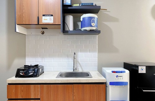 Duren Sawit Apartamento | Homey and Minimalist Studio LRT City Jatibening Apartment