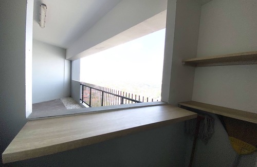Jatingaleh Apartamento | Homey And Modern Studio The Alton Apartment