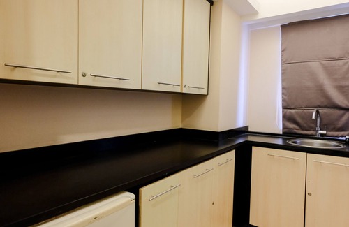 Braga Apartamento | Homey And Spacious 3Br Apartment At Braga City Walk