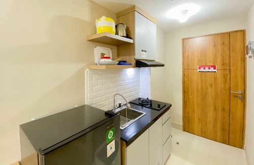 Duren Sawit Apartamento | Homey and Well Furnished Studio LRT City Jatibening Apartment