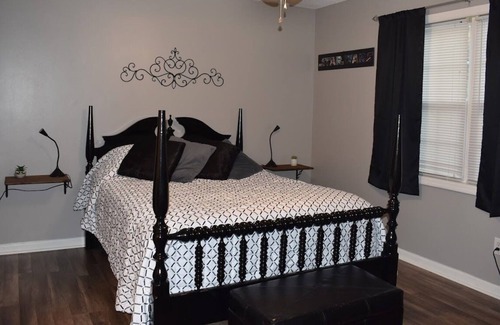 Hubert Casa | Homey, Cozy and Cheerful House