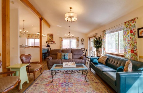Frisco Casa | Homey Dog-Friendly Retreat with Deck in Dtwn Frisco!