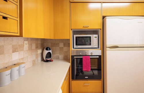 Haifa Apartamento | Homey Kiryat Haim Apt by Sea N Rent