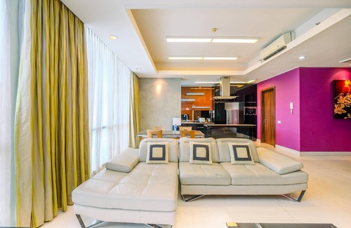 Bangka Apartamento | Homey Penthouse 3Br With Extra Room Kemang Village Apartment