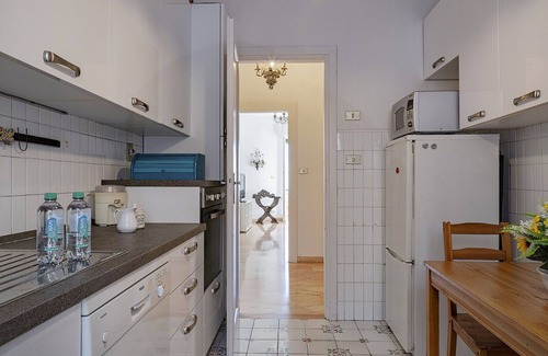 Quinto al Mare Apartamento | Homey Seaview Apartment by Wonderful Italy