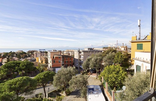 Quinto al Mare Apartamento | Homey Seaview Apartment by Wonderful Italy