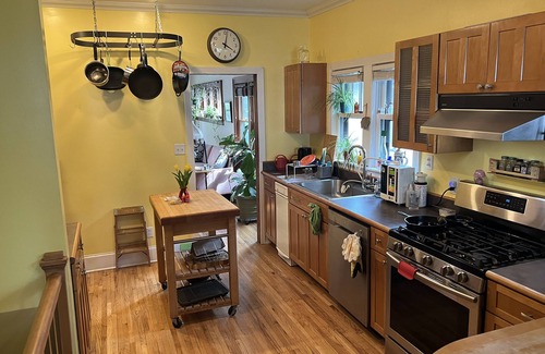 Audubon Park Casa | Homey & Spacious Northeast Bungalow