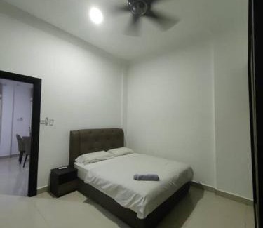 Miri Casa | Homezstay Swallow Airport Miri