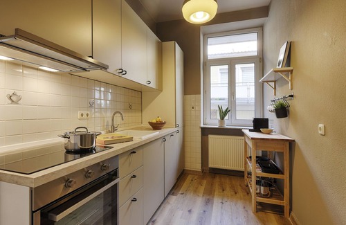Grombuhl Apartamento | homie stay Schiestlstraße - Moderne Altbauapartments, Nahe Stadtzentrum & Weinberge