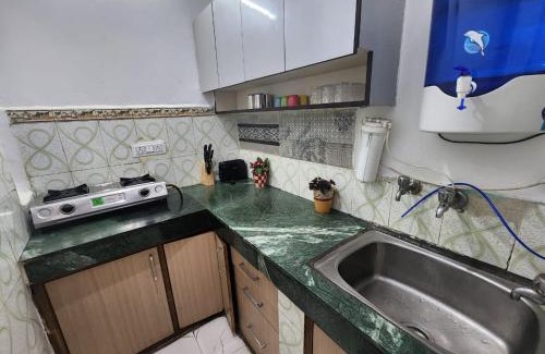 Dilshad Garden Apartamento | Homlee-Best Value-1BHK-Dilshad Metro-Kitchen