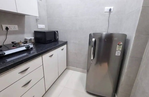 Sainik Farm Condominio | Homlee Pentagon Basement Apartment in saket