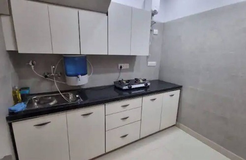 Sainik Farm Condominio | Homlee Pentagon Basement Apartment in saket