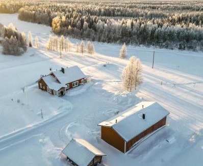 Ranua Cabina | Hommala Riverside Lodge with Terrace, Sauna & Auroras near Rovaniemi