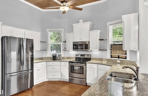 Hondo Casa | Come Relax: 2 K Bedrooms, Dogs Welcome
