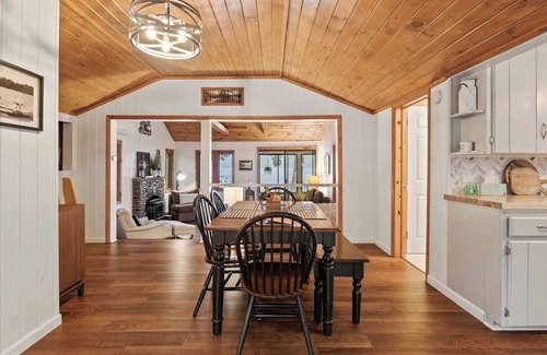 Honeoye Cabaña | Honeoye Cottage | 50' Lakefront | Dock | FLX