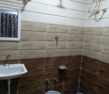 Rajpipla Casa | Honest Deluxe Room