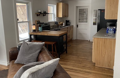 Rollinsville Cabina | Honey Bear Creek Artists Mountain Retreat