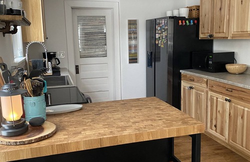 Rollinsville Cabina | Honey Bear Creek Artists Mountain Retreat
